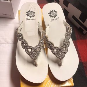 White sandals new, unworn cute beading